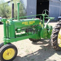 John Deere B